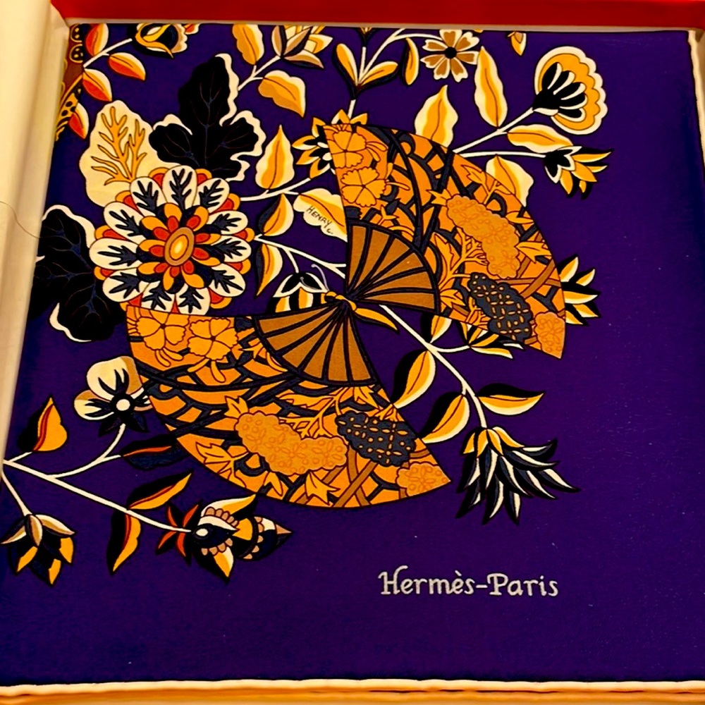 Hermes Fleurs et Papillons de Tissus Scarf